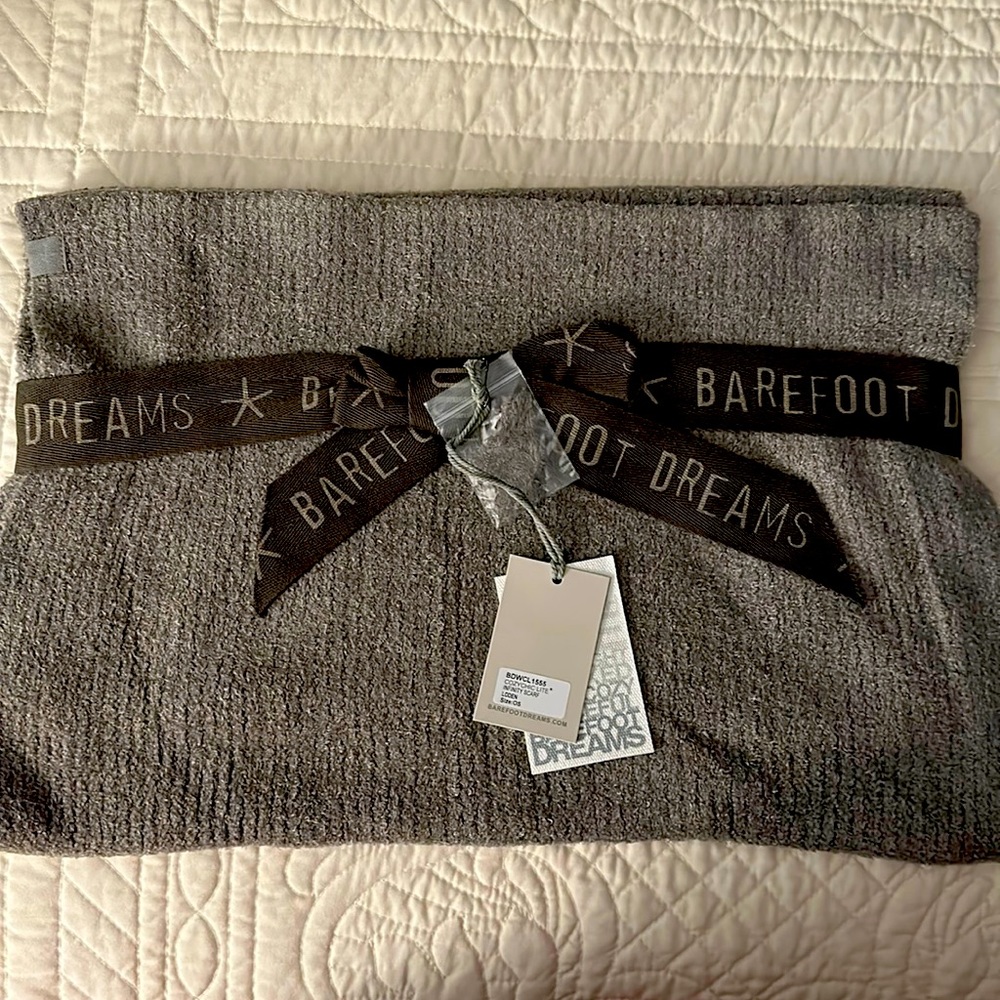 Barefoot Dreams CozyChic Lite Infinity Scarf  75%nylon,25%rayon. Color LODEN